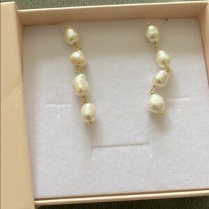 Misha Hawai’i 4 pearl dangle studs